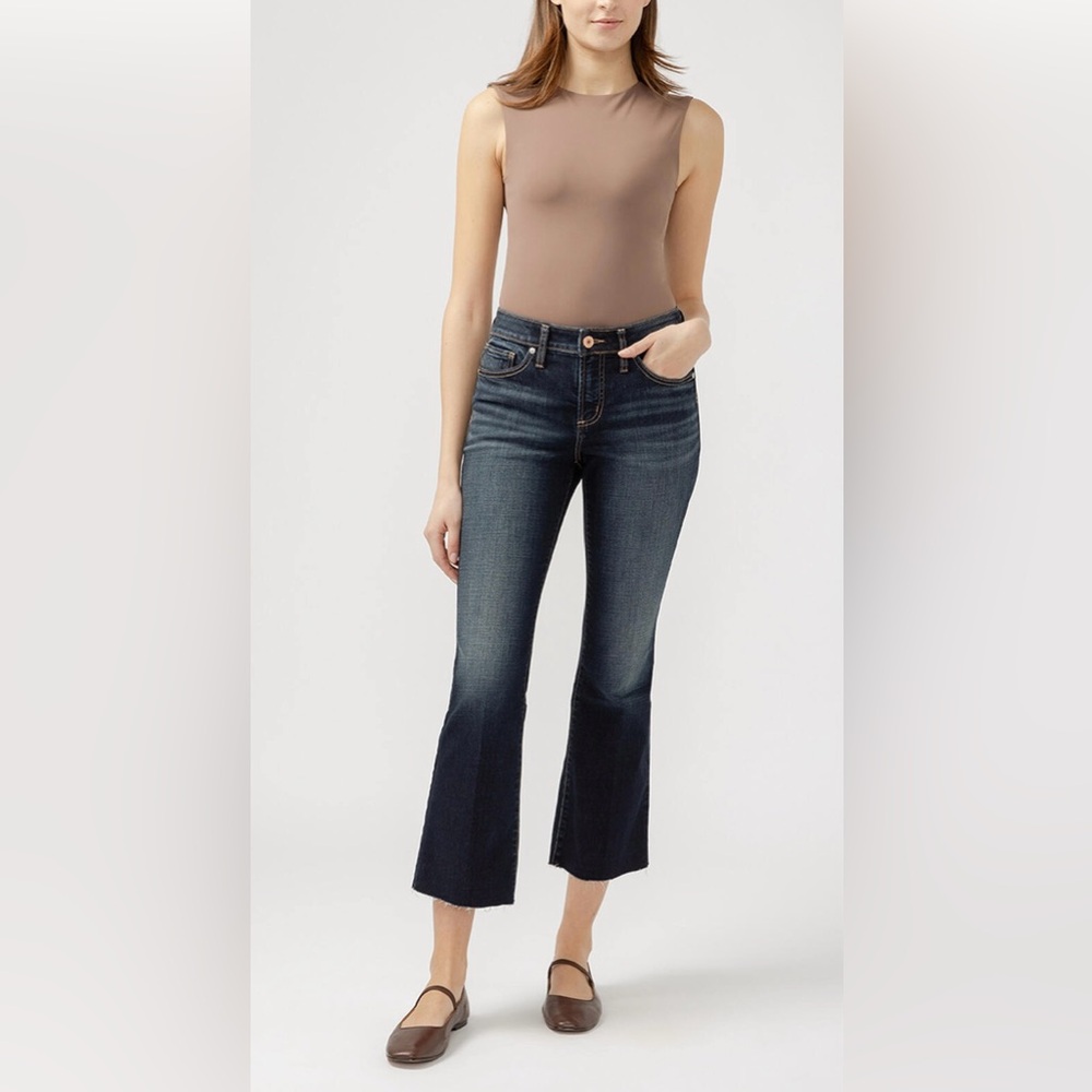 BNWT Silver Jeans Dark Blue Flare Capris Women's Jeans